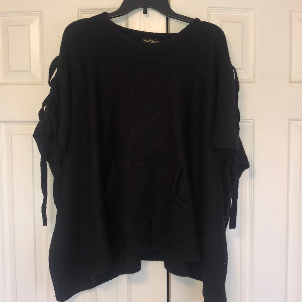 ❄️ Black Poncho - One Size